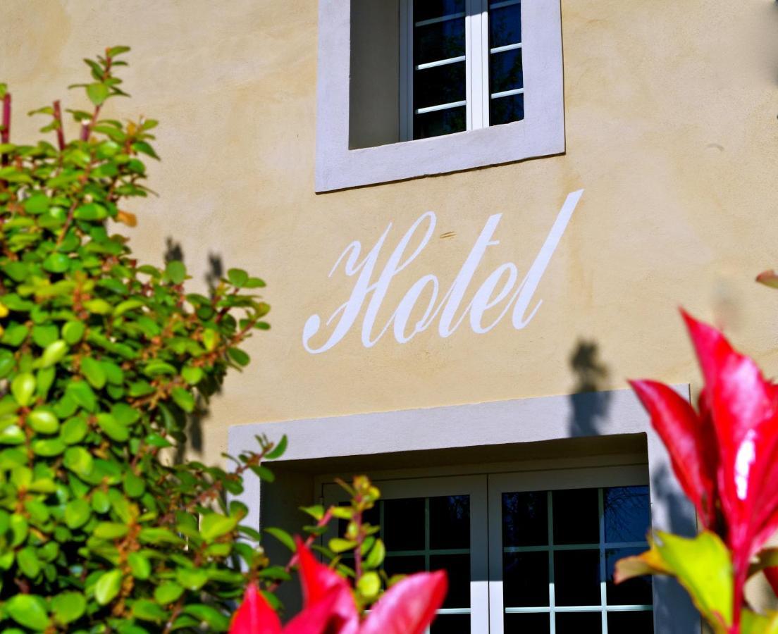 Logis Du Champ De Mars Hotel *