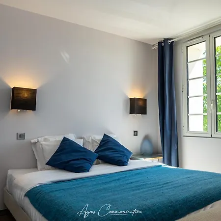 Hotel Logis Du Champ De Mars Puy-Saint-Martin Exterior foto