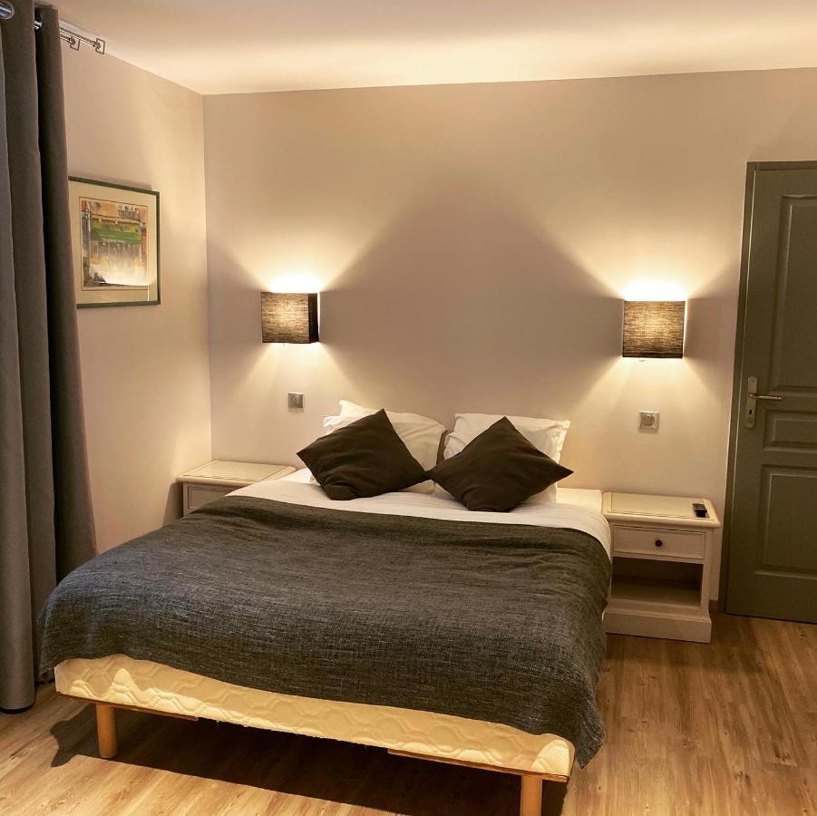 Logis Du Champ De Mars Hotel